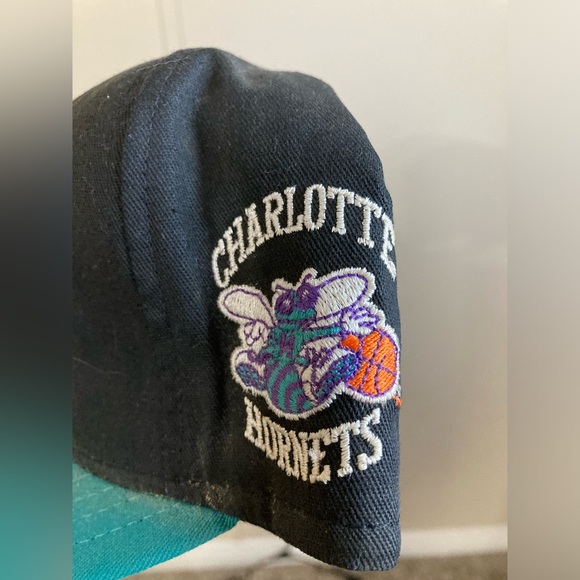 Vintage NBA Charlotte Hornets #2 Snapback Hat - Picture 2 of 5